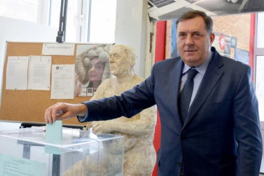 DODIK OBAVIO GRAĐANSKU DUŽNOST U OPŠTINI SAVSKI VENAC