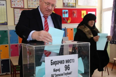 ŠEŠELJ ZNA S KIM NEĆE