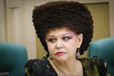 (FOTO) U OVU RUSKU POLITIČARKU SU UPRTE SVE OČI: Šta mislite zbog čega?