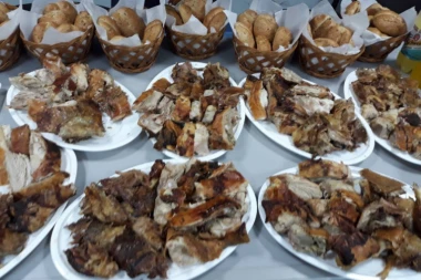 PRASIĆI USKORO SAMO KAO KUĆNI LJUBIMCI: Manjak svinja podiže cenu u nedogled, a evo ko utiče na to!