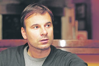 POZNATI DETALJI STANOJEVIĆEVOG UGOVORA: Evo koliko zarađuje u odnosu na Miloševića!