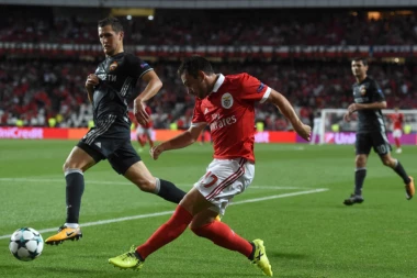 Srbin na ceni: Posle Arsenala još jedan engleski velikan želi Živkovića!