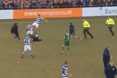 (VIDEO) Tuča navijača i fudbalera u Holandiji