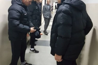 (VIDEO) VESELO U ZEMUNELU: Vedra atmosfera u Partizanu uoči meča sa Radom