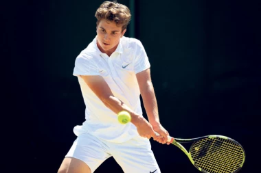 KECMANOVIĆ PREGAZIO AUSTRALIJANCA: Srbin za 65 minuta u četvrtfinalu Kicbila