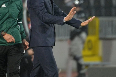 ĐUKIĆ OSTAJE TRENER!