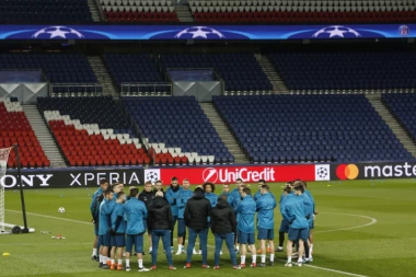 (VIDEO) Navijači Pari Sen Žermena napravili vatreni doček za igrače Reala