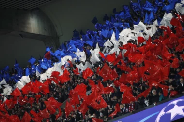 (VIDEO) RONALDO JE ZANEMEO: Pogledajte kako su navijači Pari Sen Žermena dočekali fudbalere Reala