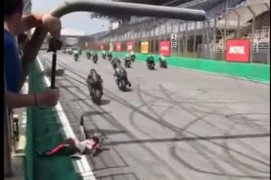 (VIDEO) Sreća pa je sačuvao glavu na ramenima