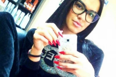 Ovo je lepa Ana koja ima 26 godina i ŠEST ZANIMANJA!