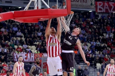 Milutinov zakucao Bamberg