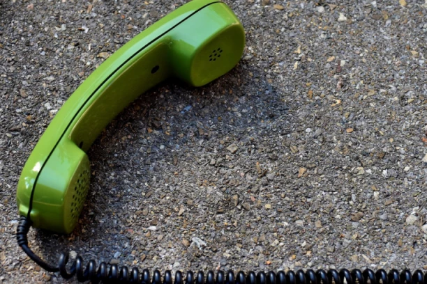 STOP DOSADNIM TRGOVCIMA! Kazne za uznemiravanje telefonom do dva miliona dinara