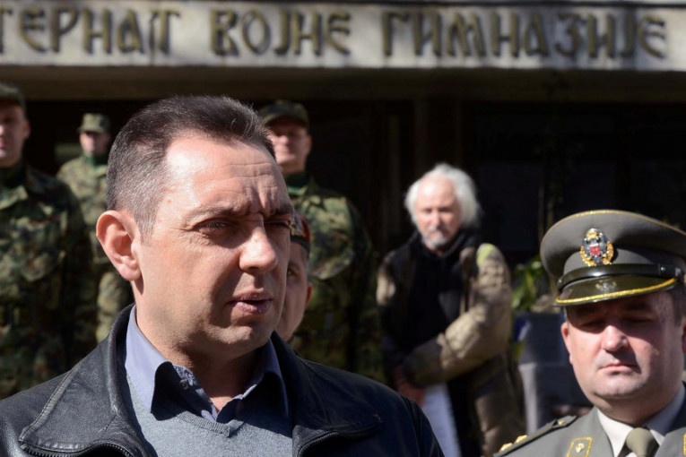 VULIN U VOJNOJ GIMNAZIJI podržao buduću snagu Srbije!