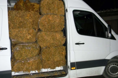 U Šapcu zaplenjena TONA I 730 KILOGRAMA DUVANA!