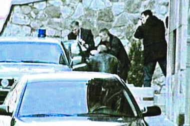 Ovako je Đinđić pušten niz vodu: Sve je kako treba, idemo na fazu tri, jasno je koji su vam zadaci!