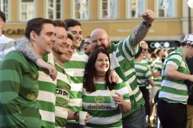 (VIDEO) Trebalo bi da su one nežniji pol: BRUTALNA TUČA NAVIJAČICA U ŠKOTSKOJ, čak ni muškarci nisu mogli da ih odvoje!