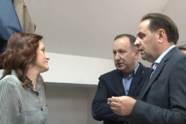 (FOTO) SEĆANJE NA HEROJE NESREĆE KOJA JE ZGRANULA SRBIJU: Škole u Novom Pazaru nosiće ime "Dva heroja"