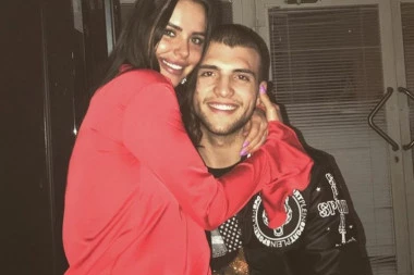 (FOTO) Veljko Ražnatović VERIO Bogdanu, ona pokazala PRSTEN!