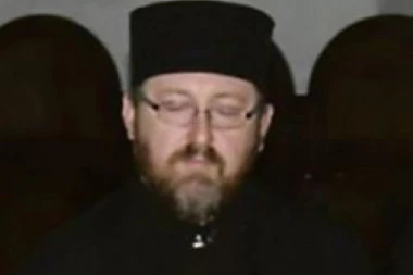 POP JORDO STRAHUJE OD ŽENE U ZATVORU: Plaši se da će mu švaleracija doći glave