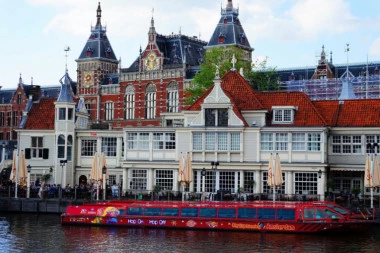 KO IDE U AMSTERDAM, BEZ OVOG NE BI TREBALO DA SE VRAĆA!