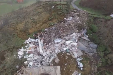 Katastrofa na Tari! Celo naselje otišlo u ambis, aktiviralo se klizište