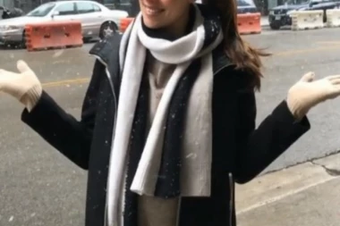 (VIDEO) Ana Ivanović uživala u snegu i pokazala trudnički stomačić