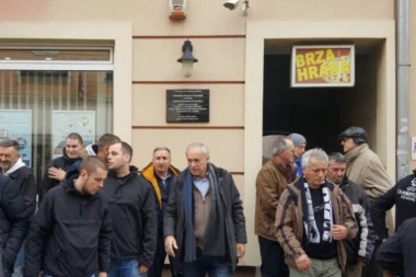 POČAST LEGENDI CRNO-BELIH: Navijači Partizana otkrili spomen ploču Vladici Kovačeviću