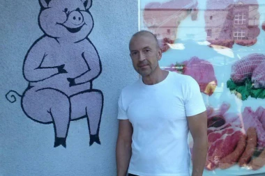 SKANDAL POZNATOG BOSANSKOG KNJIŽEVNIKA: Novinarki nudio svoju spermu