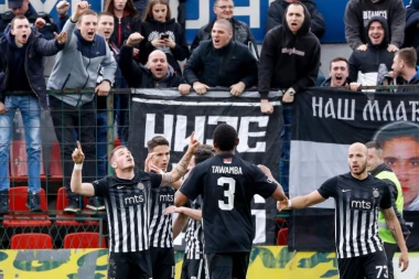 (FOTO) Fudbaleri Partizana preskočili i Javor