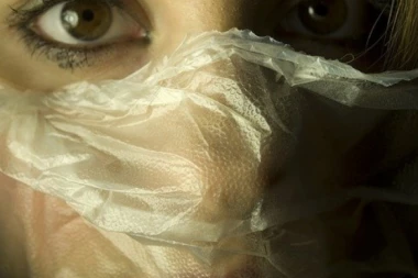 KRVAVA POSTELJINA POSLE SEKSA NA JEDNU NOĆ: Upoznali su se na autobuskoj stanici, a završila je gola i MRTVA na njegovom krevetu!