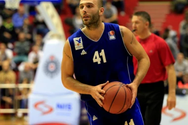 POVREDE: Mornar ima ozbiljne muke pred Zvezdu