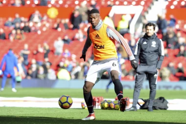 (VIDEO) Rupa bez dna: ZA OVO JE JUNAJTED PLATIO 105 MILIONA!