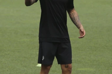 ARGENTINAC OSTAJE NA OLD TRAFORDU: Roho produžio ugovor