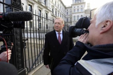 ŠTO DALJE OD OSTRVA: Ruske diplomate napuštaju Veliku Britaniju 20. marta!