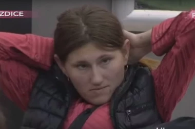 GLEDALI SMO JE SA SUPRUGOM MARKOM KOCIĆEM U ZADRUZI: Divna Dnk nije dočekala operaciju kičme!