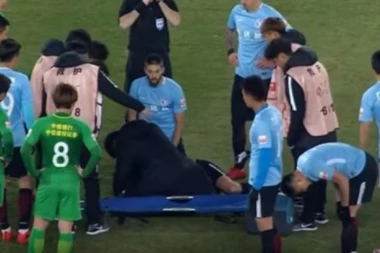 (VIDEO) Jeziva scena u Kini: Karasko heroj dana