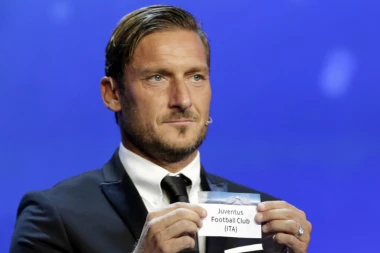 (FOTO) FANOVI IZ SRBIJE U ŠOKU: Princ Rima podržao Dua Lipu u ideji o "velikoj Albaniji"