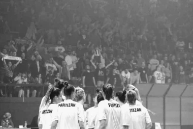 Duplo slavlje: Posle muškaraca i košarkašice Partizana uzele kup!