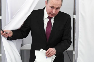 Nisu štedeli glasove: 81 odsto Rusa glasalo za PUTINA u Beogradu!