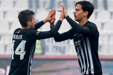 (FOTO) Partizan nastavio pobednički niz protiv Radnika
