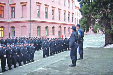 Kadet pisao kazne i DILOVAO DROGU NA SPLAVU!