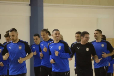 (FOTO) "Orlovi" na toplom: IGRAČI ODRADILI PRVI TRENING U HALI!