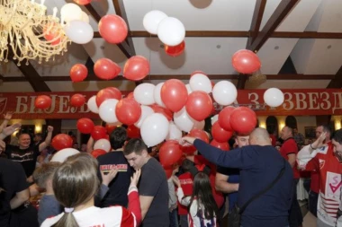 (FOTO) Crveno-belo veče u Bijeljini: ZVEZDAŠI SE DRUŽILI SA FUDBALERIMA!