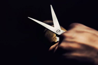 DVA MOGUĆA SCENARIJA: Kineskinja u pritvoru zbog napada na sunarotkinju, motiv zasad NEJASAN!