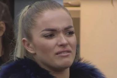 Teodora na lekovima, fanovi zabrinuti!