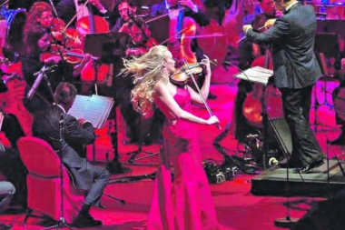 KEROLAJN KEMBEL NA MEGATRENDU