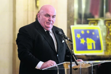 PALMA BESAN ZBOG REŽIMA U PODGORICI: Srbi, ne idite u Crnu Goru, letujte u prijateljskoj Grčkoj