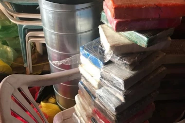 ZAJEDNIČKA AKCIJA SRPSKE, GRČKE I AMERIČKE POLICIJE: ZAPLENJENA DROGA VREDNA MILION EVRA!