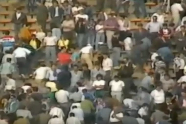 Navijač Zvezde prodaje deo stolice sa nereda na "Maksimiru"