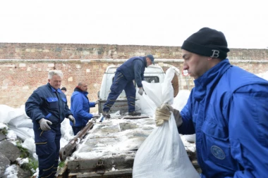 (FOTO) JAKA ODBRANA OD POPLAVA KOD KULE NEBOJŠA!